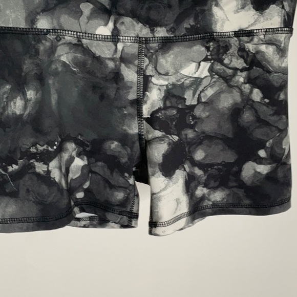 Girl’s Old Navy Active Shorts Size Large (10-12) - Picture 2 of 7